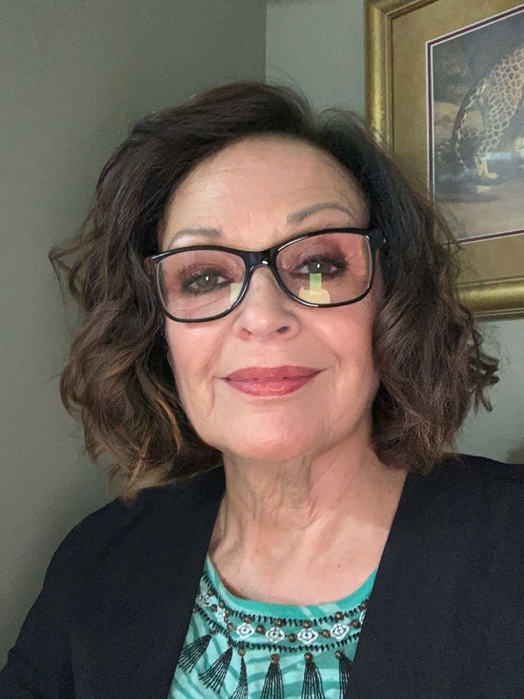 Eugenia, 67 años, en su casa